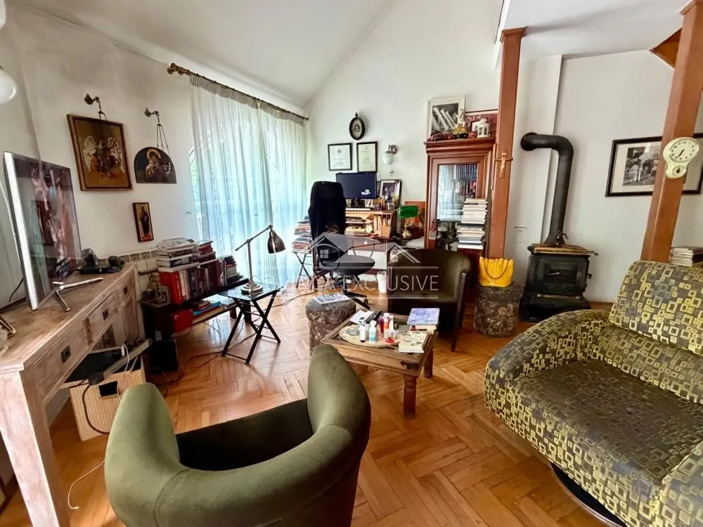 Prodaja, četvorosoban stan, 111m², Stari Grad, Beograd