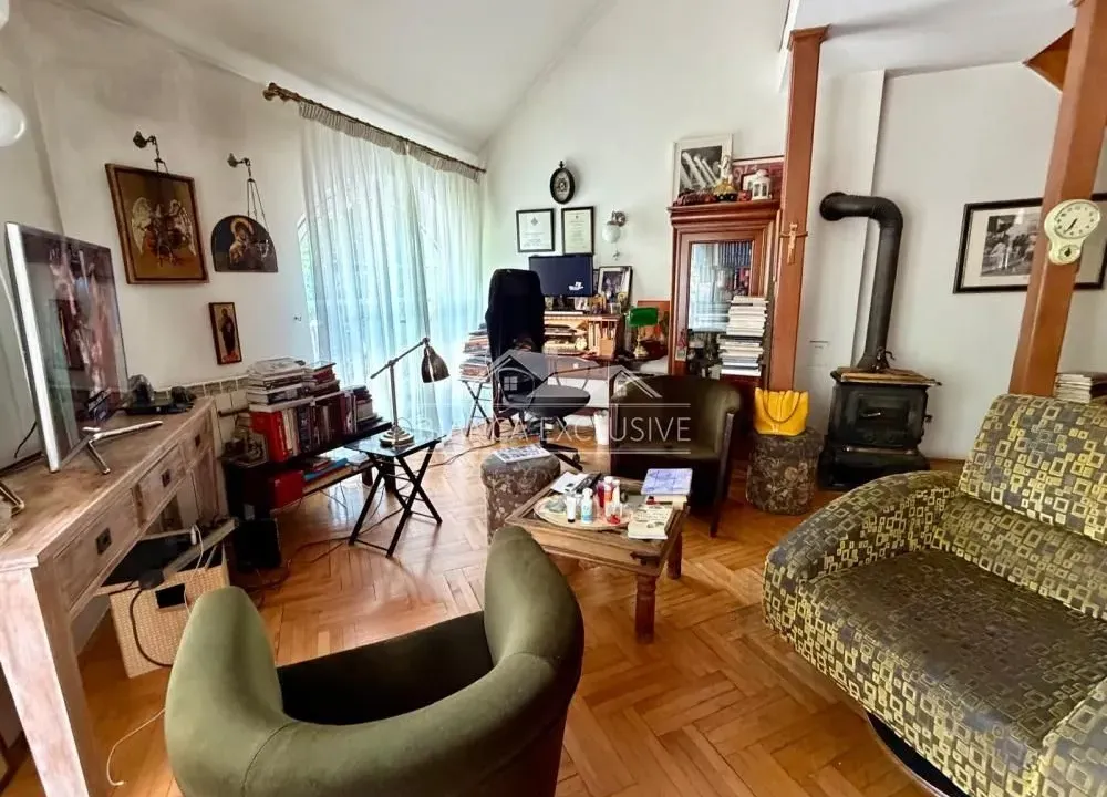 Prodaja, četvorosoban stan, 111m², Stari Grad, Beograd