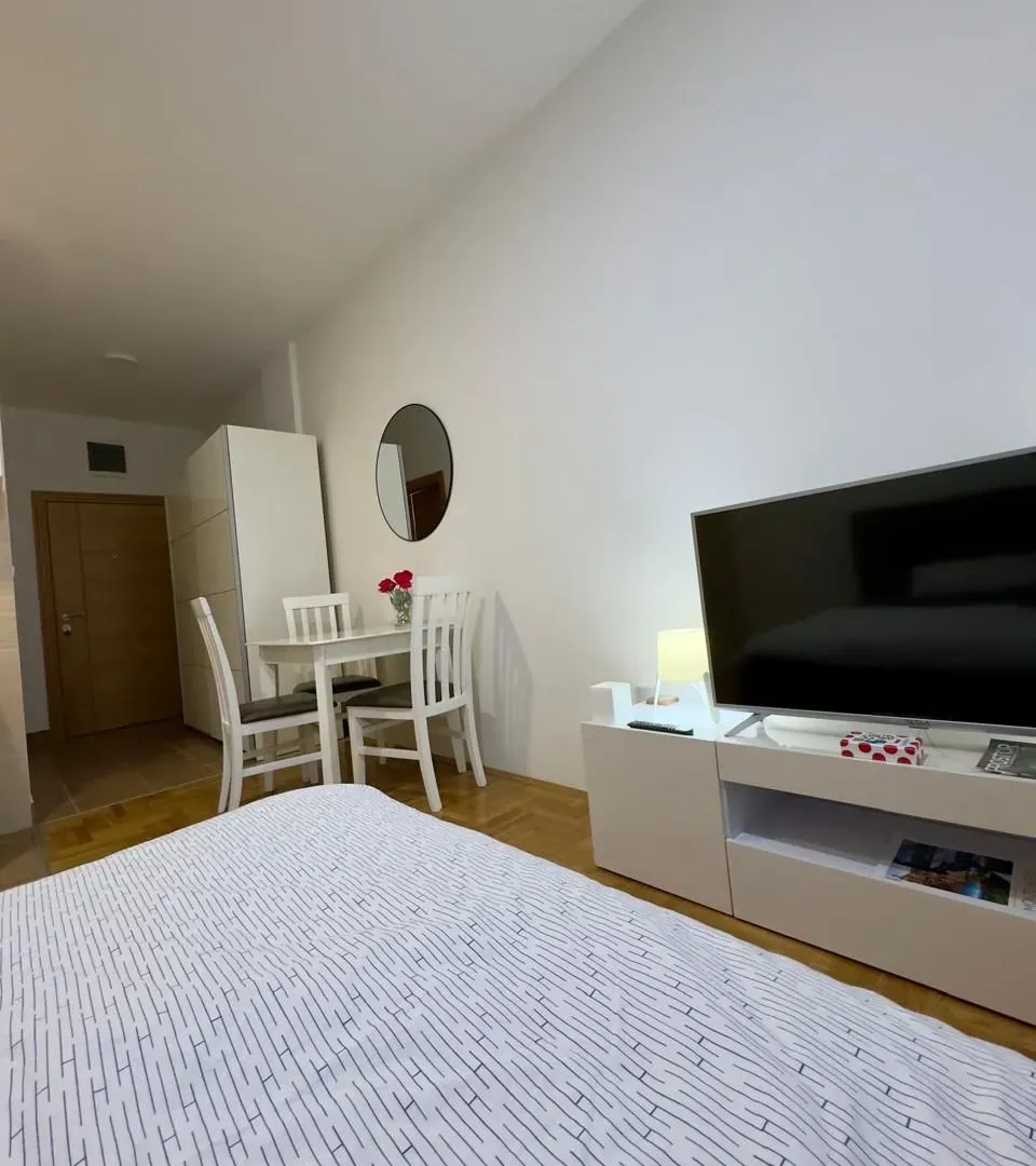 Izdavanje, stan, 28m², Kava, Tivat