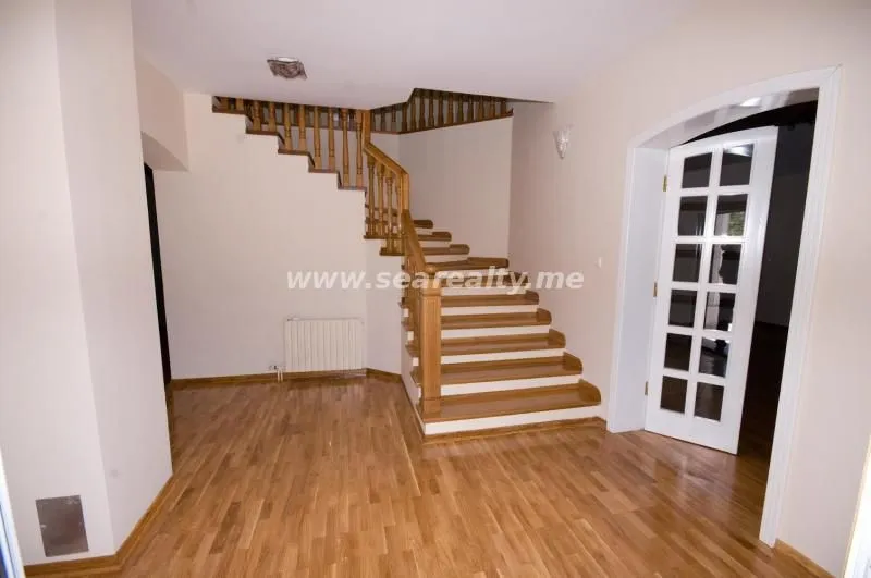 Sale, house, 460m², Zagorič, Podgorica
