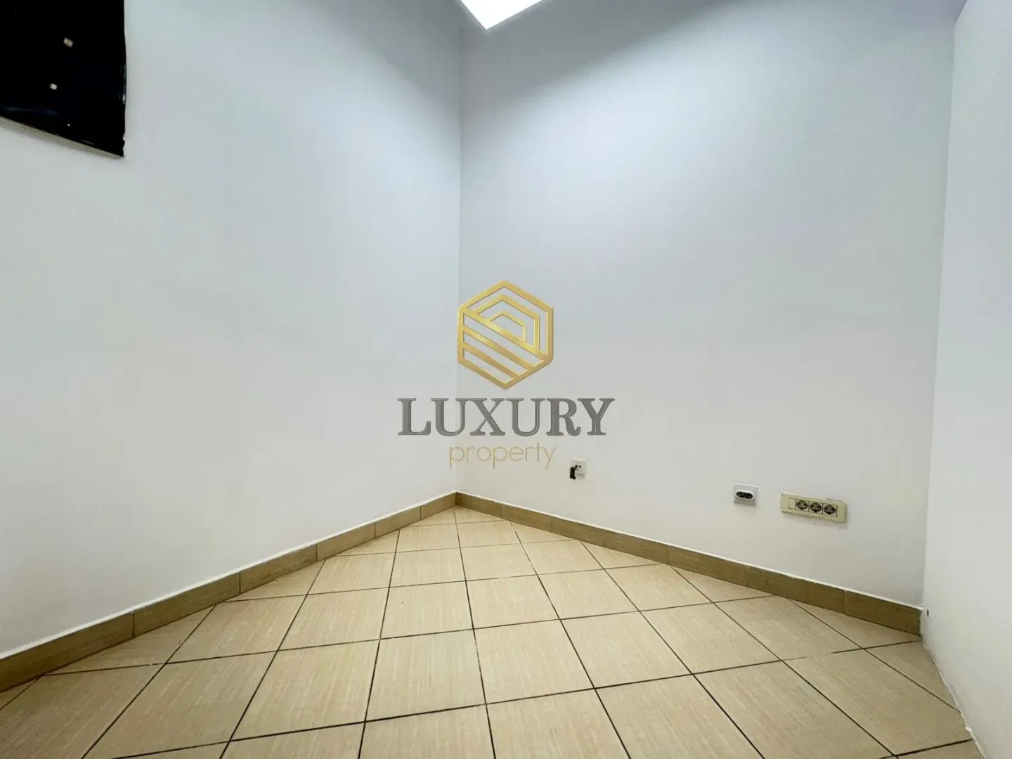 Rent, office space, 25m², Stari Aerodrom, Podgorica