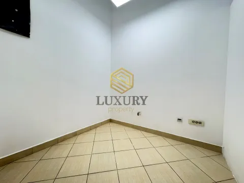 Rent, office space, 25m², Stari Aerodrom, Podgorica - image 2