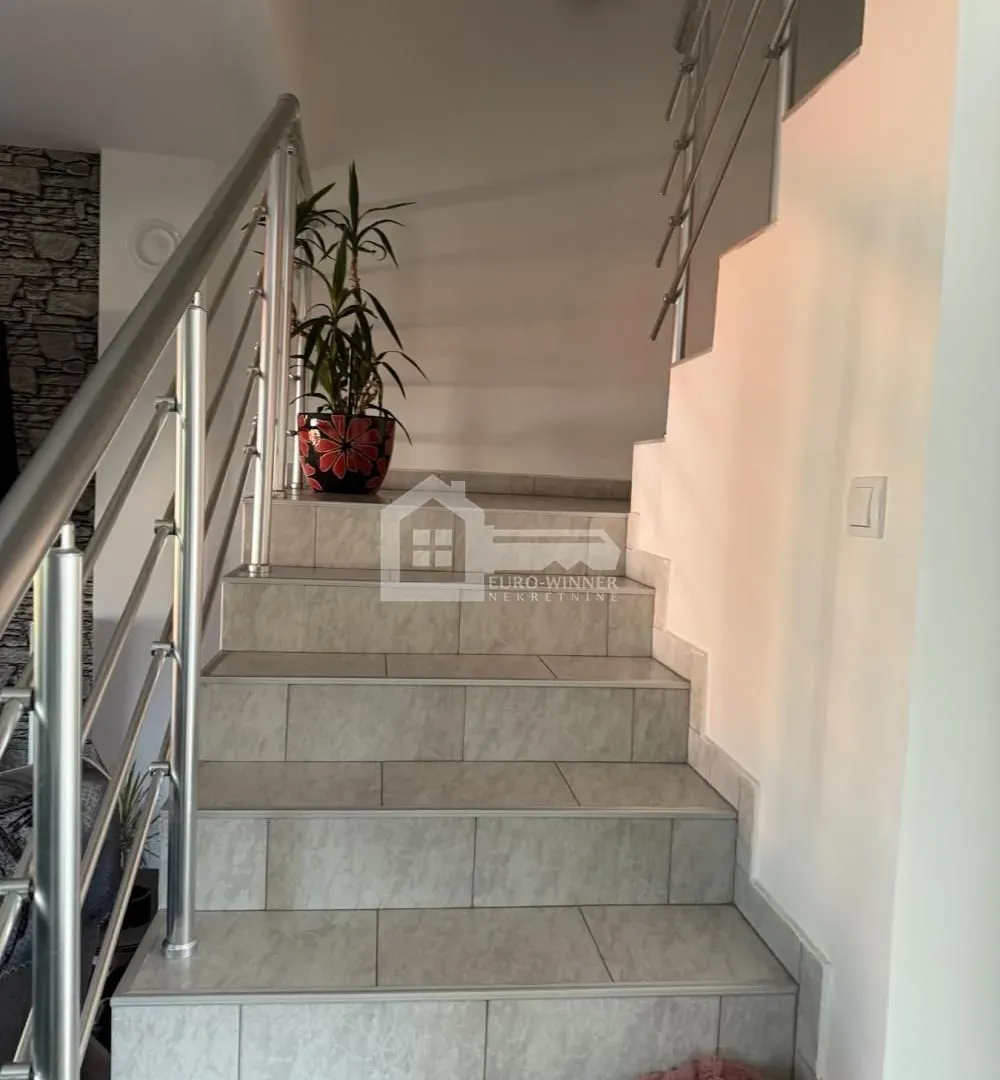 Sale, house, 191m², Ašanja, Pećinci