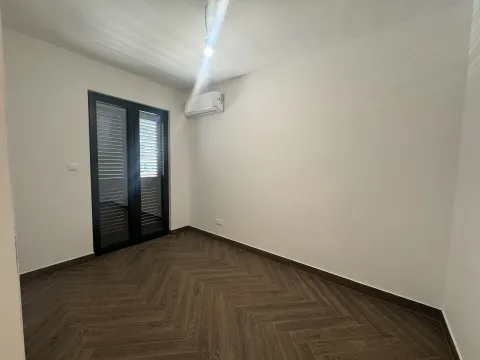 Prodaja, trosoban stan, 100m², Obala Đuraševića, Tivat - image 10