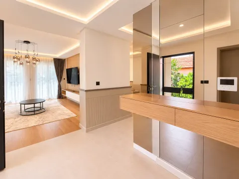 Rent, house, 290m², Stari Aerodrom, Podgorica - image 7