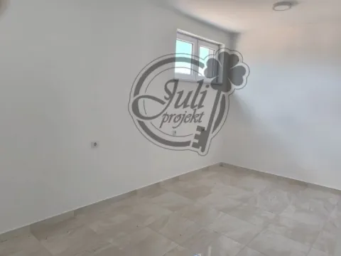 Prodaja, parking/garaža, 139m², Centar, Stara Pazova - image 3