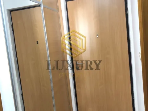 Prodaja, jednosoban stan, 44m², Stari Aerodrom, Podgorica - image 7