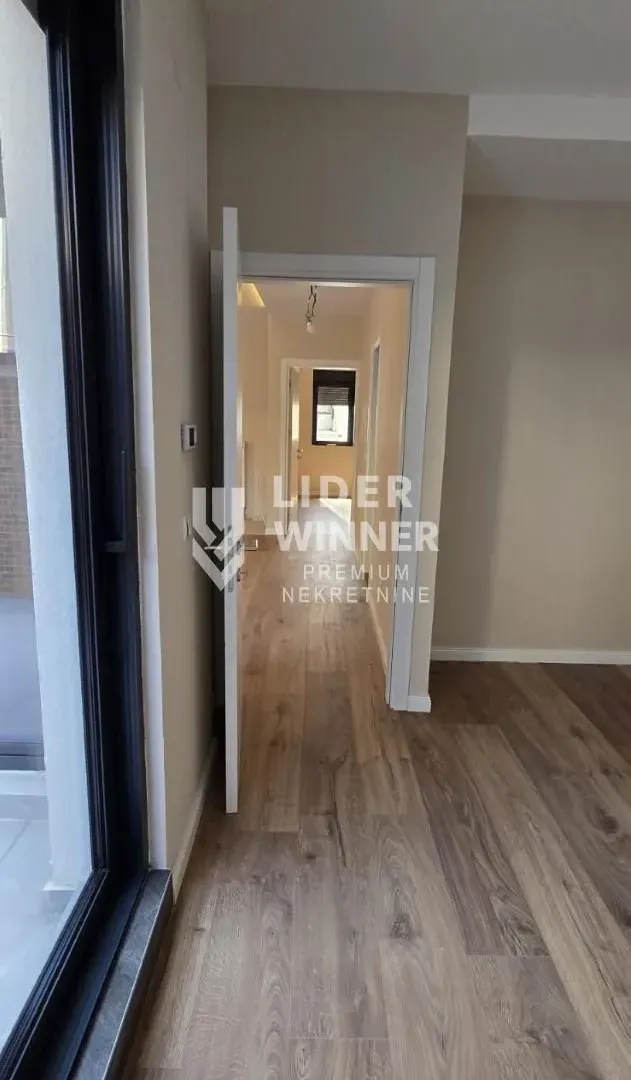 Sale, three bedroom apartment, 67m², Kluz, Zvezdara Sve Podlokacije