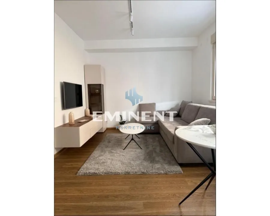 Rent, two bedroom apartment, 33m², Vračar Hram, Vračar Sve Podlokacije