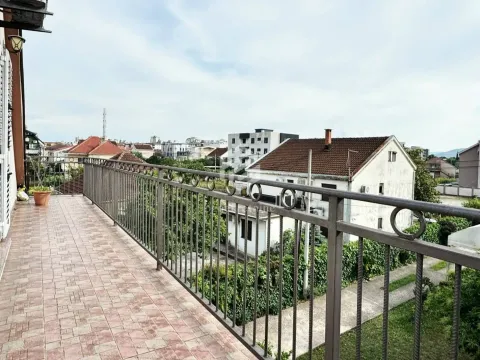 Izdavanje, dvosoban stan, 70m², Stari Aerodrom, Podgorica - image 7