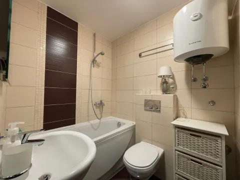 Prodaja, četvorosoban stan, 188m², Budva, Crna Gora - image 14