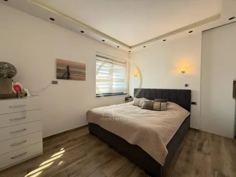 Prodaja, kuća, 165m², Petrovaradin, Novi Sad - image 20