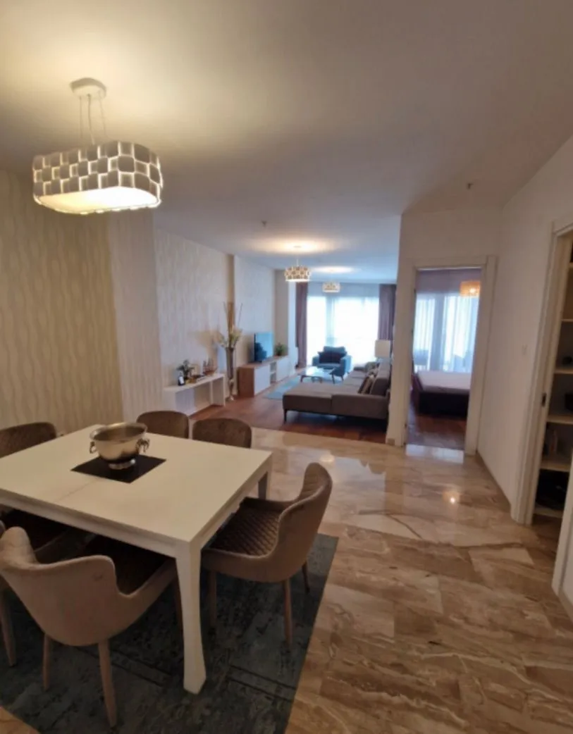 Izdavanje, jednosoban stan, 77m², Tree cane, Budva