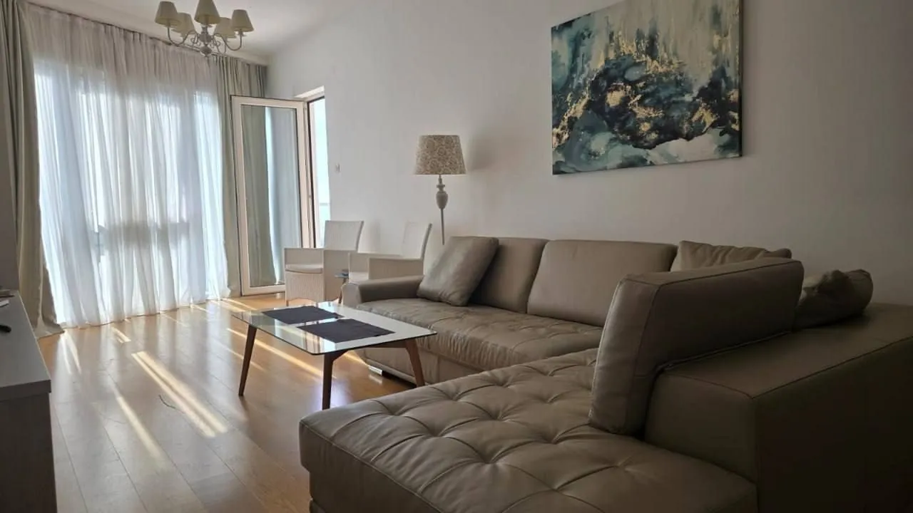 Rent, one bedroom apartment, 77m², Tre Canne, Budva