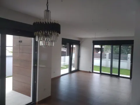 Rent, house, 160m², Dalmatinska ulica, Podgorica - image 18