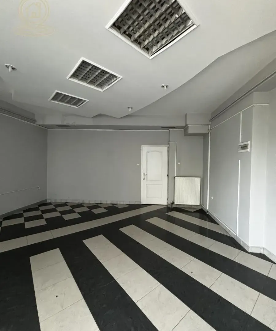 Rent, office space, 450m², Marger, Niš