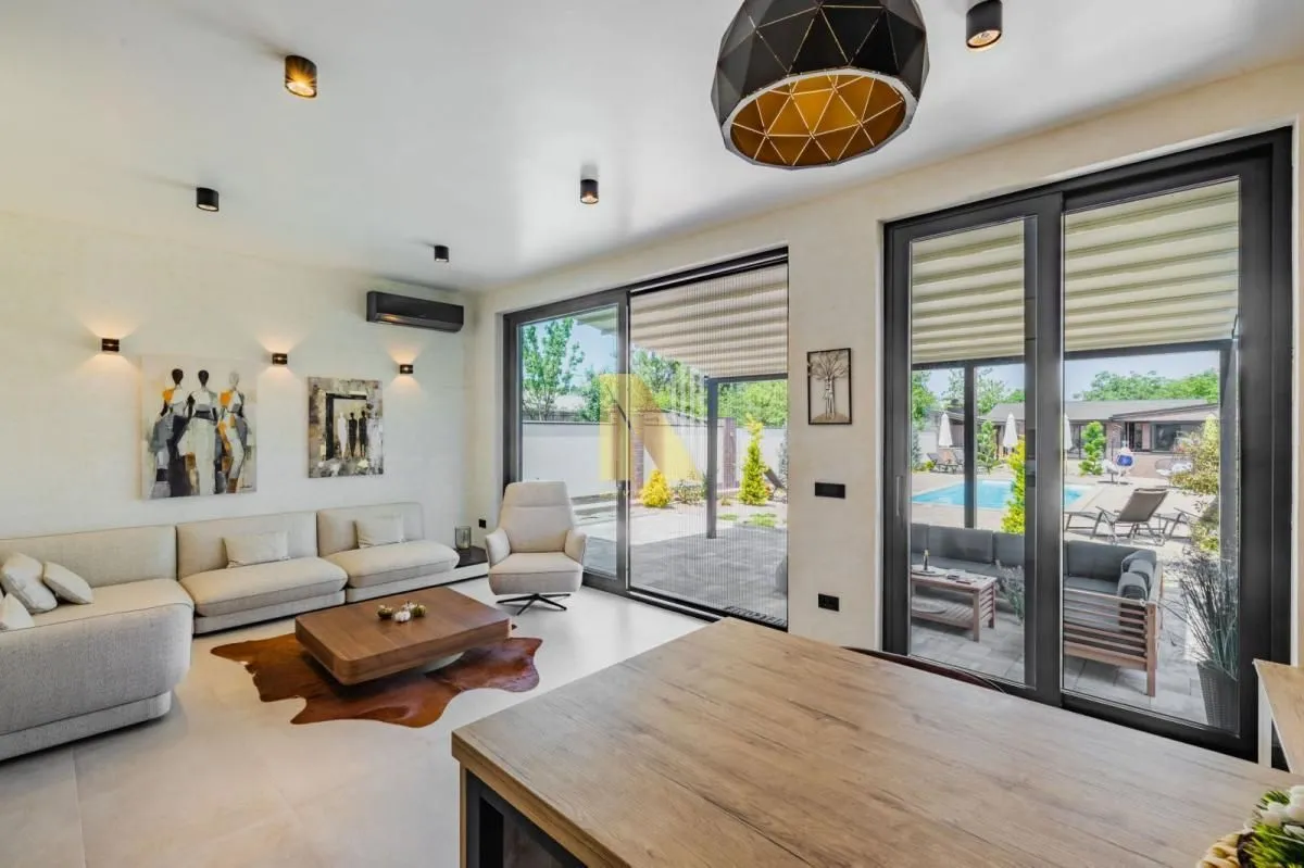 Izdavanje, kuća, 100m², Čortanovci, Inđija