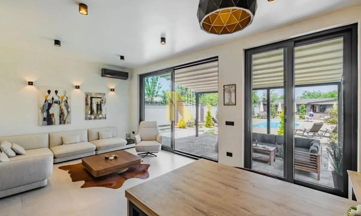 Izdavanje, kuća, 100m², Čortanovci, Inđija