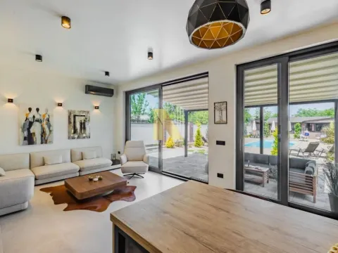 Rent, house, 100m², Čortanovci, Inđija