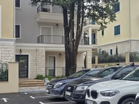 Sale, one bedroom apartment, 69m², Luštica Bay, Tivat - image 15