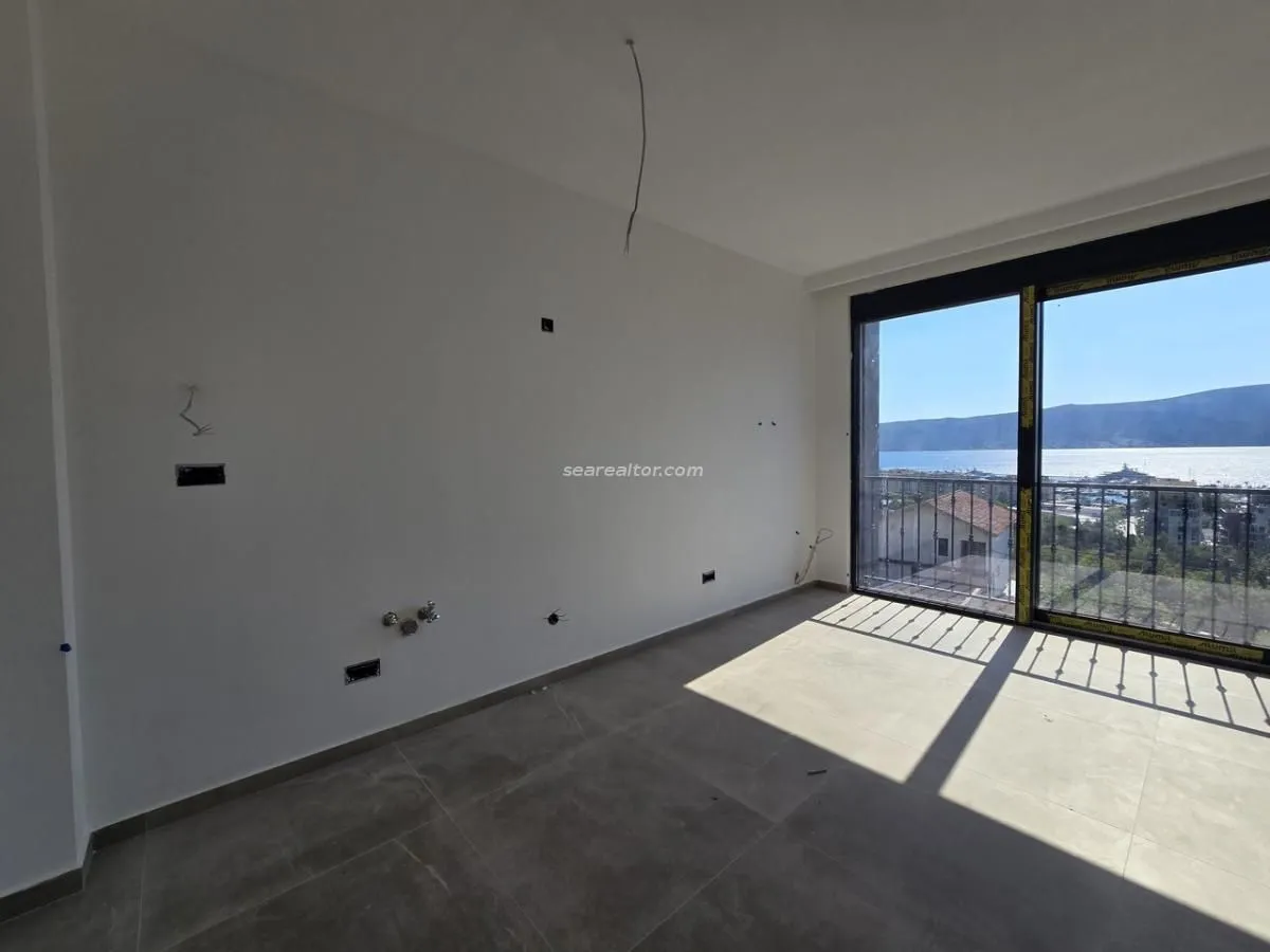 Prodaja, dvosoban stan, 61m², Tivat, Crna Gora
