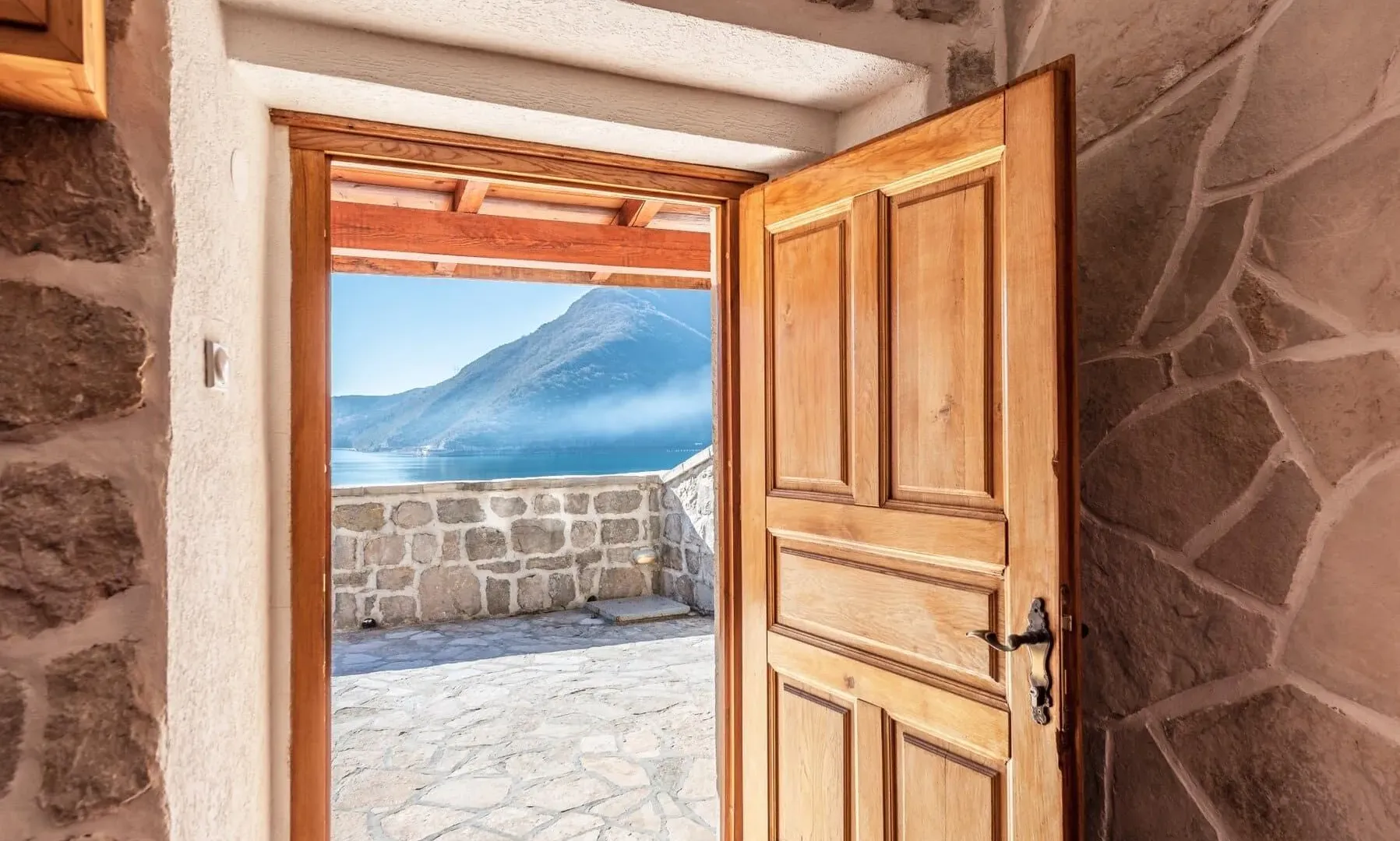 Sale, two bedroom apartment, 87m², Perast, Kotor