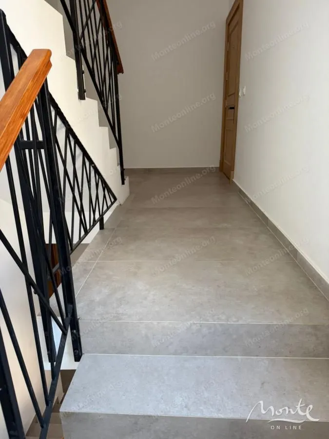 Prodaja, dvosoban stan, 113m², Tivat, Crna Gora
