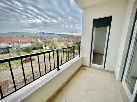 Izdavanje, trosoban stan, 86m², Zagorič, Podgorica - image 9