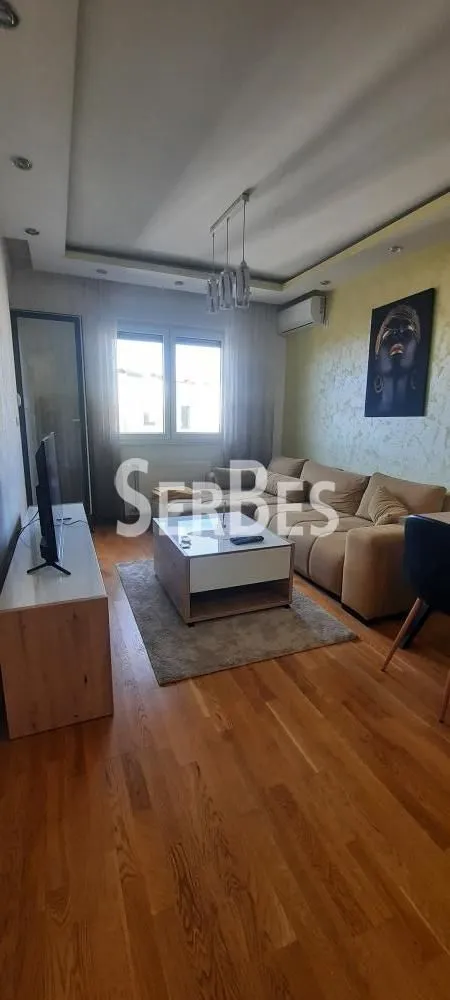 Izdavanje, jednosoban stan, 42m², Adamovićevo Naselje, Novi Sad Sve Podlokacije