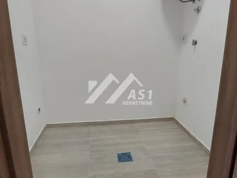 Izdavanje, trosoban stan, 86m², Alibegovac, Petrovaradin - image 7