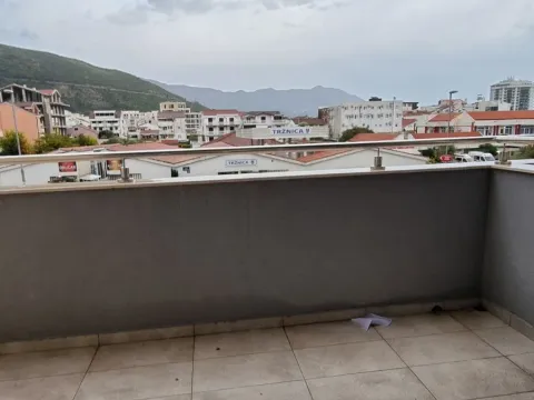 Izdavanje, jednosoban stan, 45m², Budva, Crna Gora - image 13