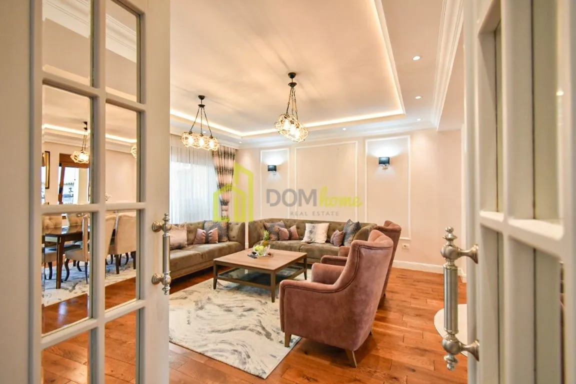 Rent, house, 280m², Stara Varoš, Podgorica