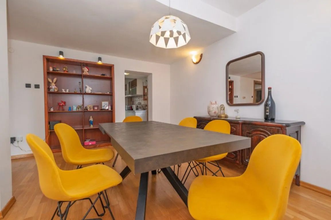 Rent, five bedroom apartment, 280m², Gorica C, Podgorica