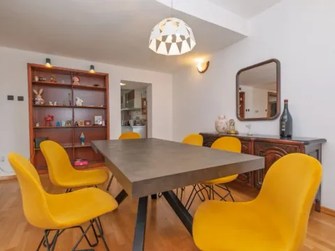 Izdavanje, petosoban stan, 280m², Gorica C, Podgorica - image 9