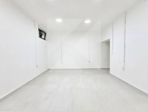 Rent, office space, 64m², Blok 7, Podgorica - image 13