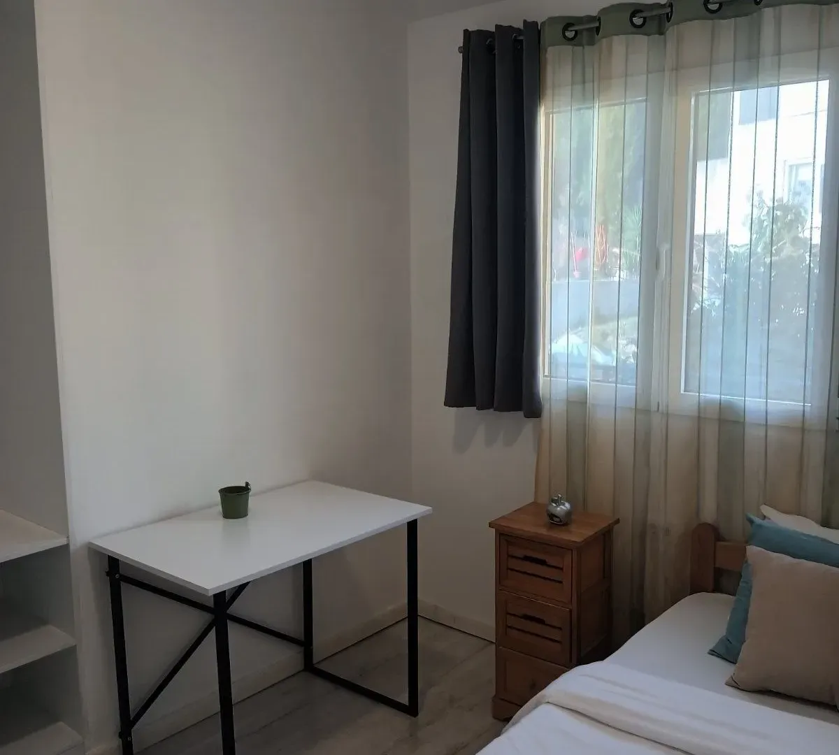 Izdavanje, trosoban stan, 80m², Gradiošnica, Tivat