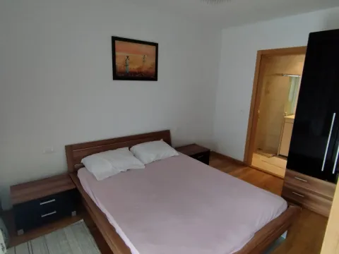 Rent, three bedroom apartment, 93m², Budva, Crna Gora - image 16