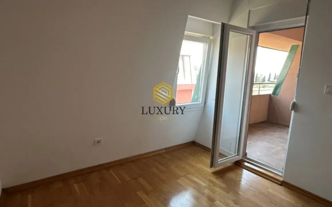 Prodaja, dvosoban stan, 60m², 1 maj, Podgorica