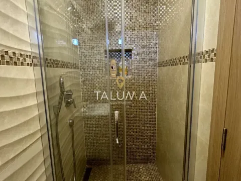 Sale, house, 200m², Rogami, Podgorica - image 2