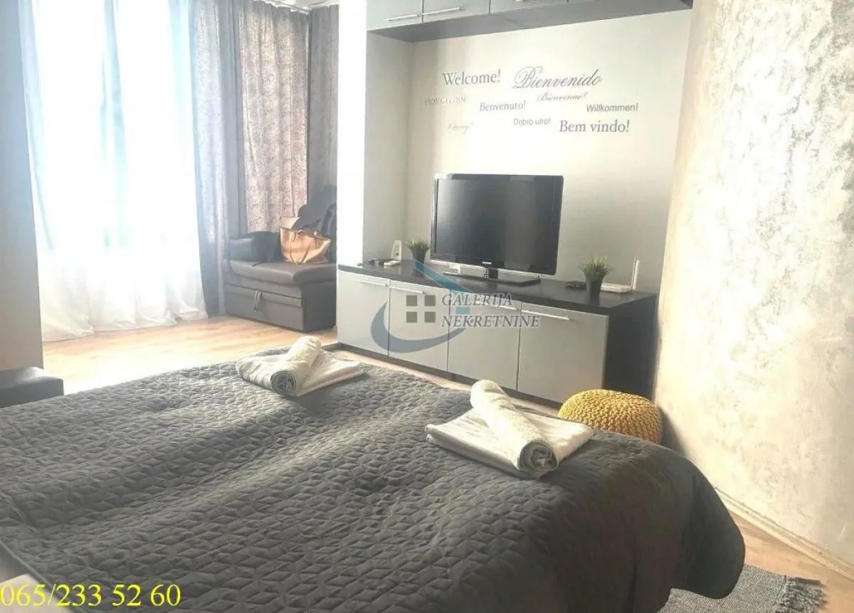 Izdavanje, jednosoban stan, 30m², Stari Grad, Beograd