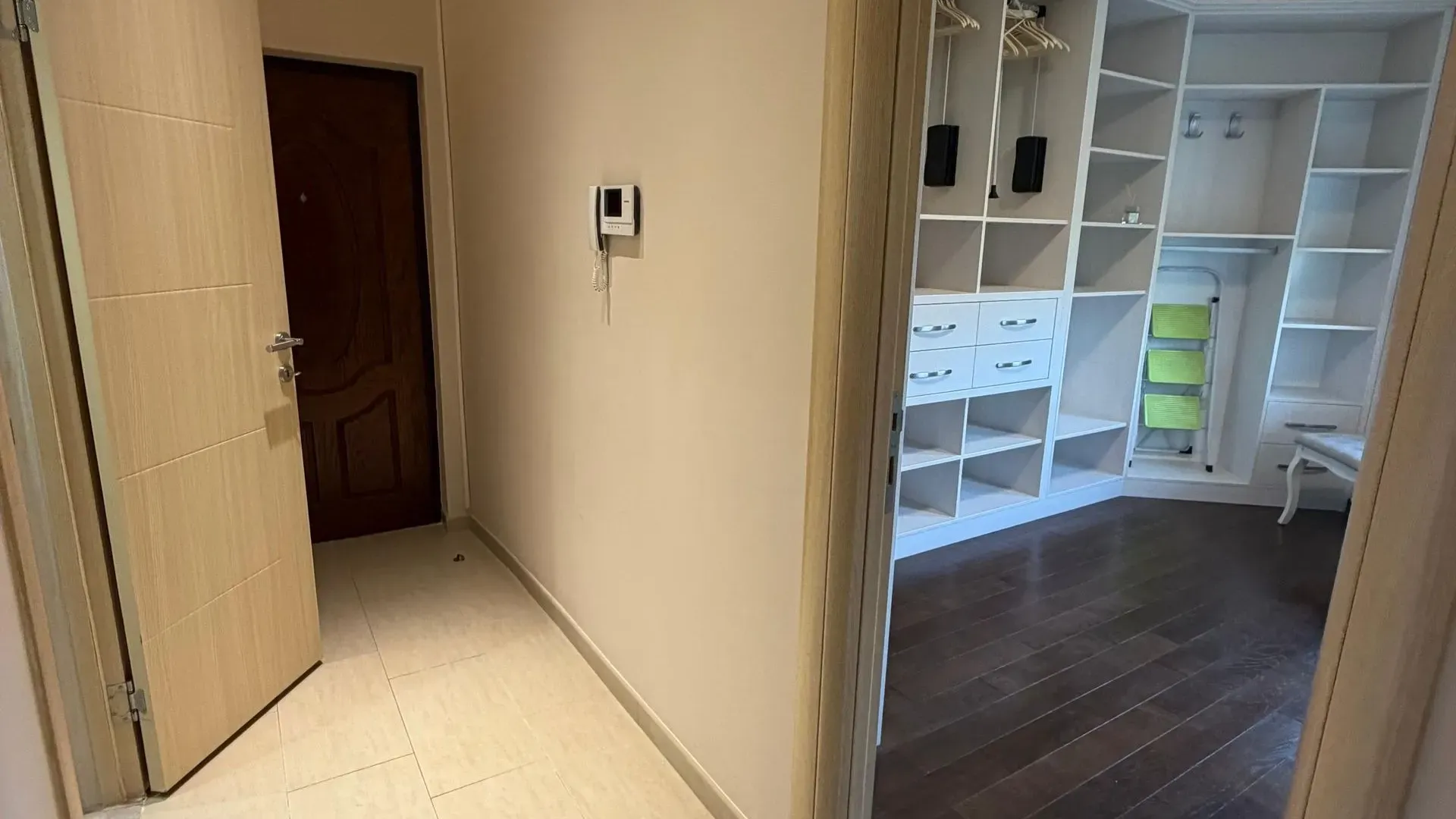 Sale, two bedroom apartment, 89m², Bečići, Budva
