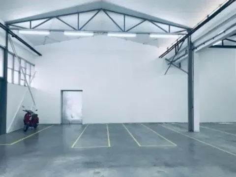 Izdavanje, poslovni prostor, 1350m², Čukarica, Beograd - image 2