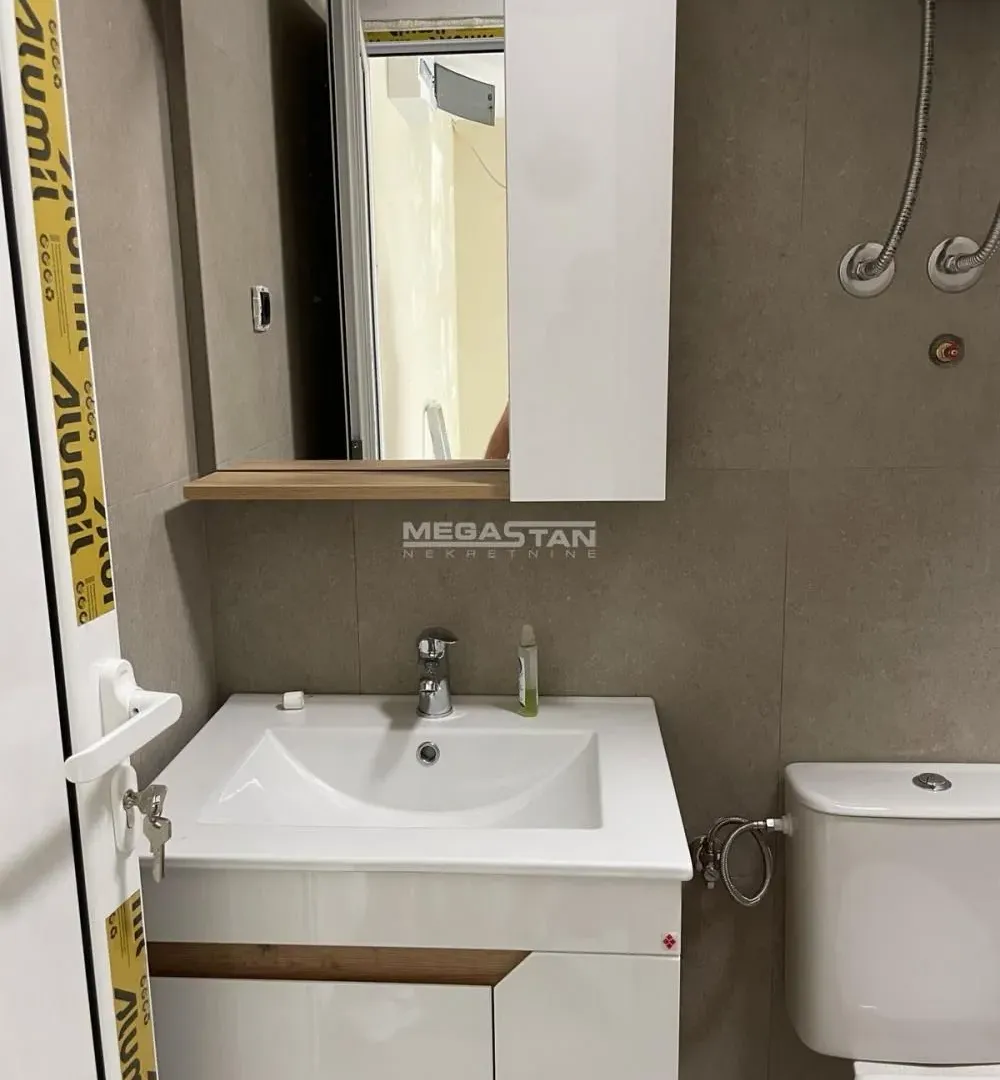 Izdavanje, poslovni prostor, 23m², Novi Beograd Sve Podlokacije, Beograd