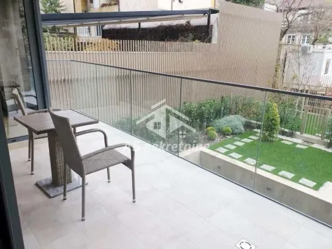 Izdavanje, dvosoban stan, 104m², Cvetni Trg, Vračar Sve Podlokacije - image 12