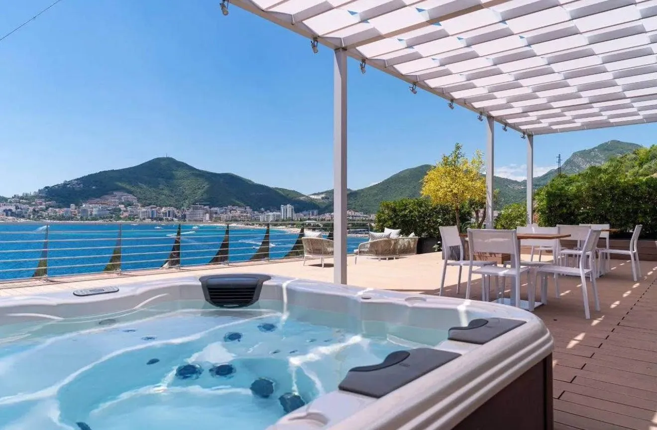 Sale, three bedroom apartment, 500m², Dukley Gardens, Budva
