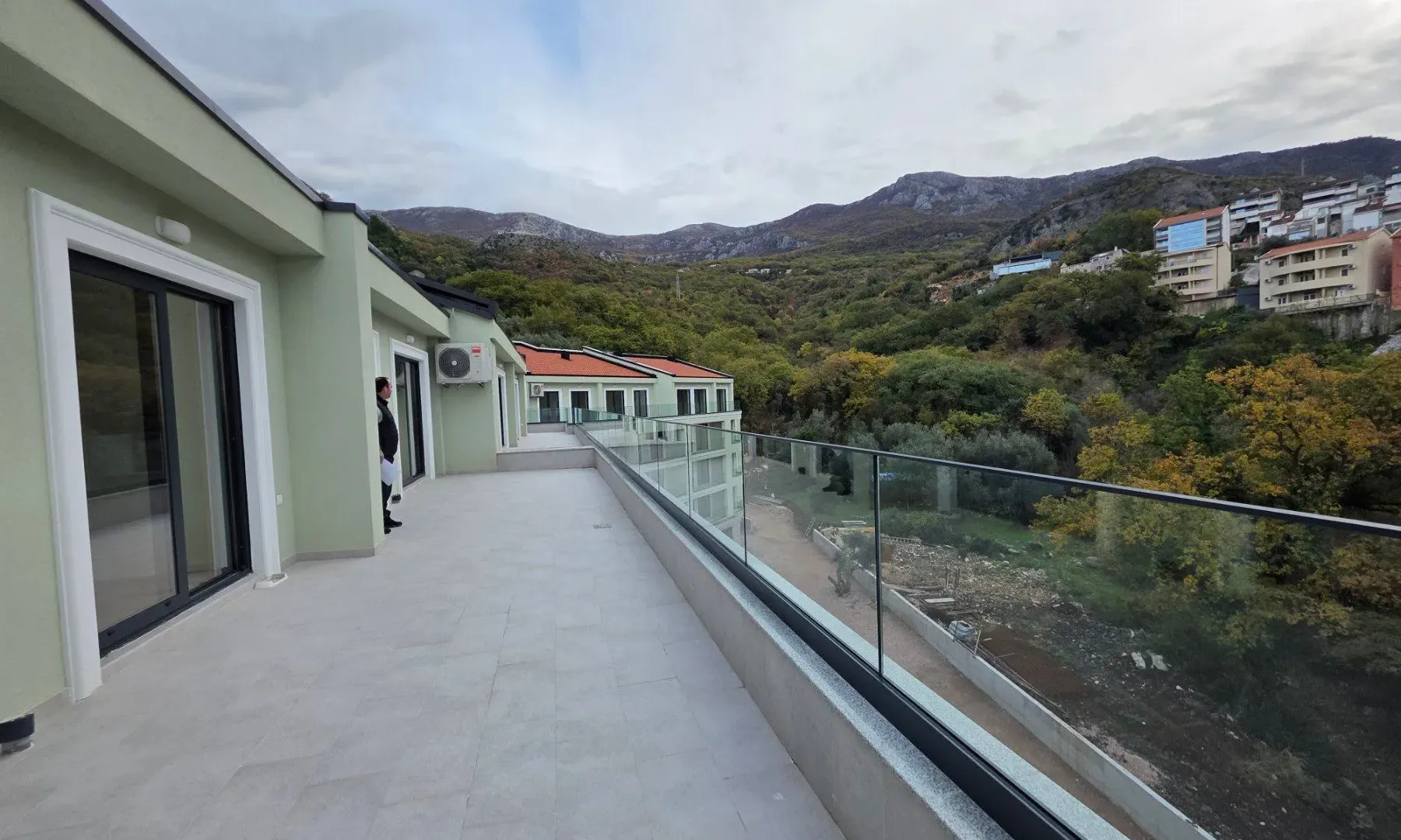 Prodaja, dvosoban stan, 108m², Kamenovo, Budva