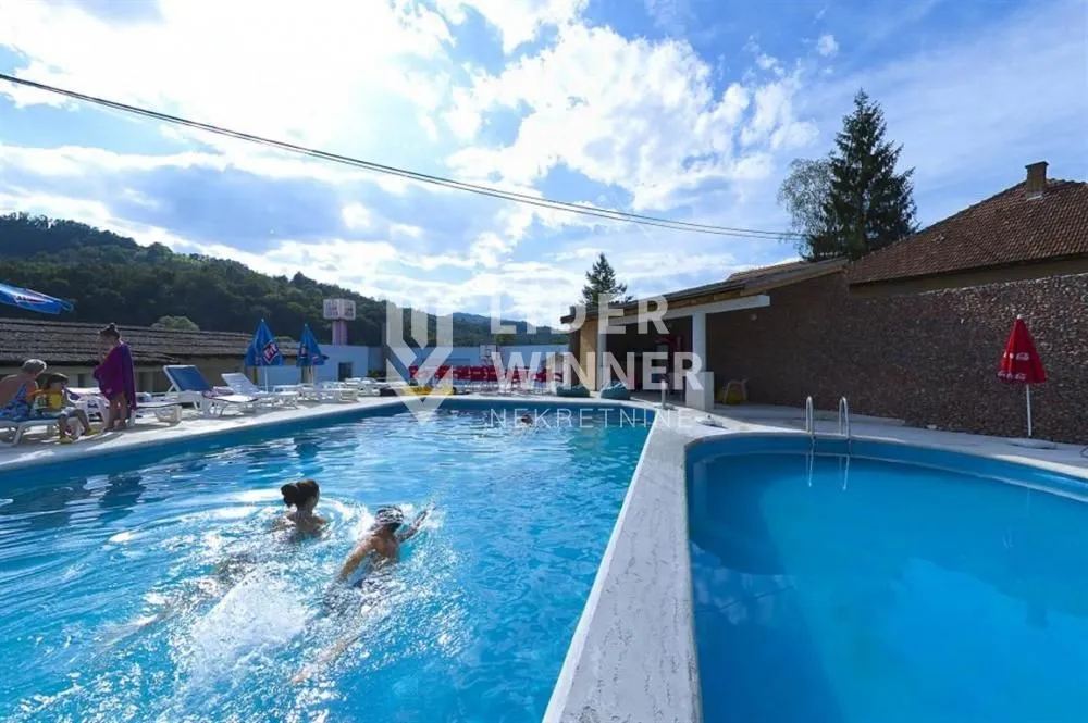 Prodaja, ugostiteljski objekat, 800m², Ugrinovci, Gornji Milanovac
