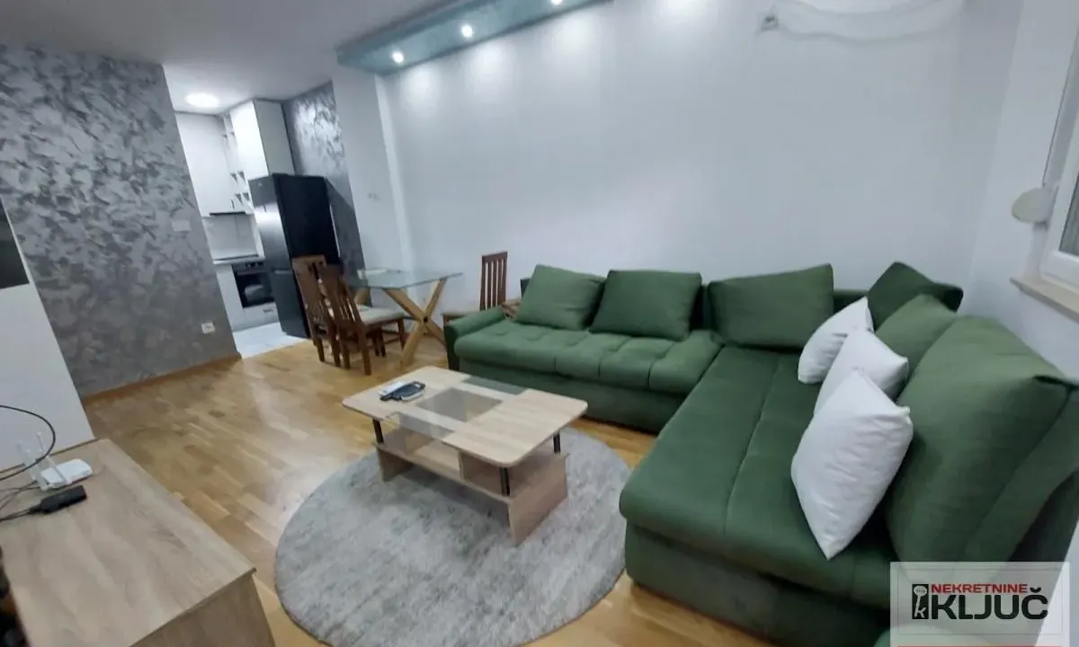 Izdavanje, jednosoban stan, 43m², Avijatičarsko naselje, Novi Sad Sve Podlokacije