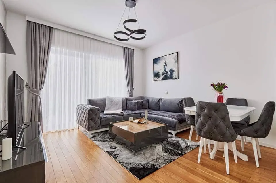 Prodaja, dvosoban stan, 74m², Dobrota, Kotor