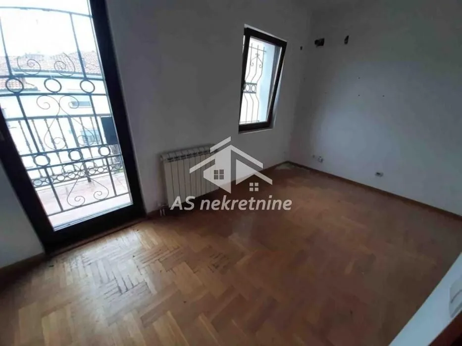 Izdavanje, kuća, 220m², Savski Venac, Beograd